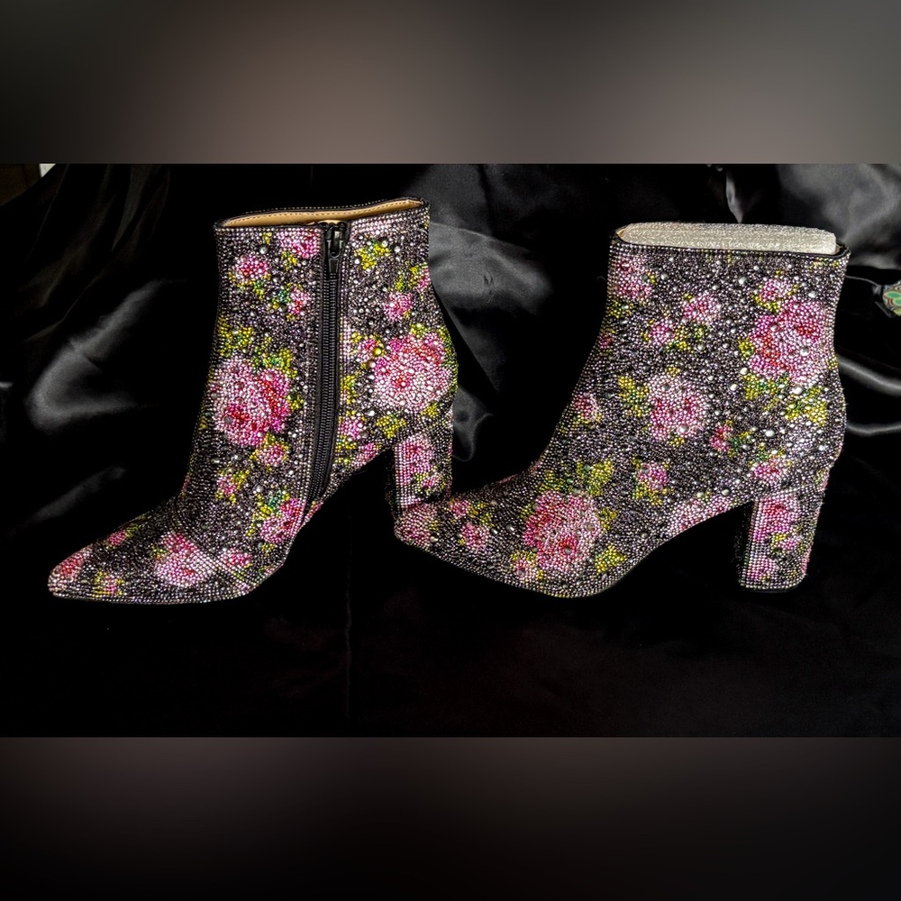 NWOT Betsey Johnson Cady Black and Pink Glass Stone Boots size 7.5